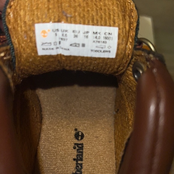 Timberland 6 inch Field Boots Toddler Size 9 Unisex - Picture 5 of 8